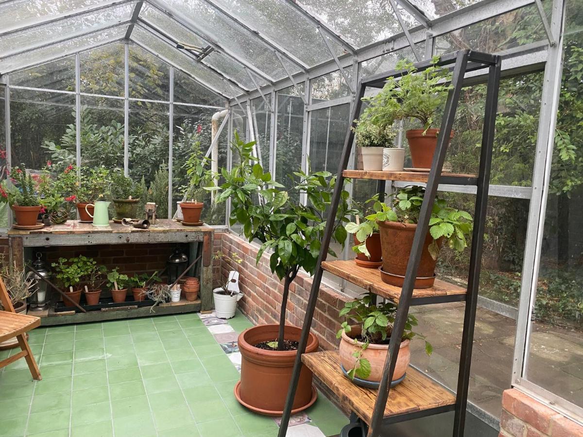 Pear Tree Cabin Бьюли Экстерьер фото